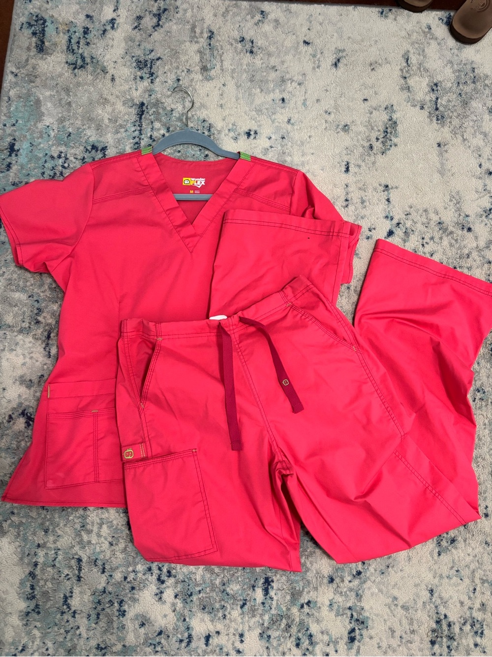 WonderWink Women's Bright Pink Scrub Top and Jogger Pants Set
